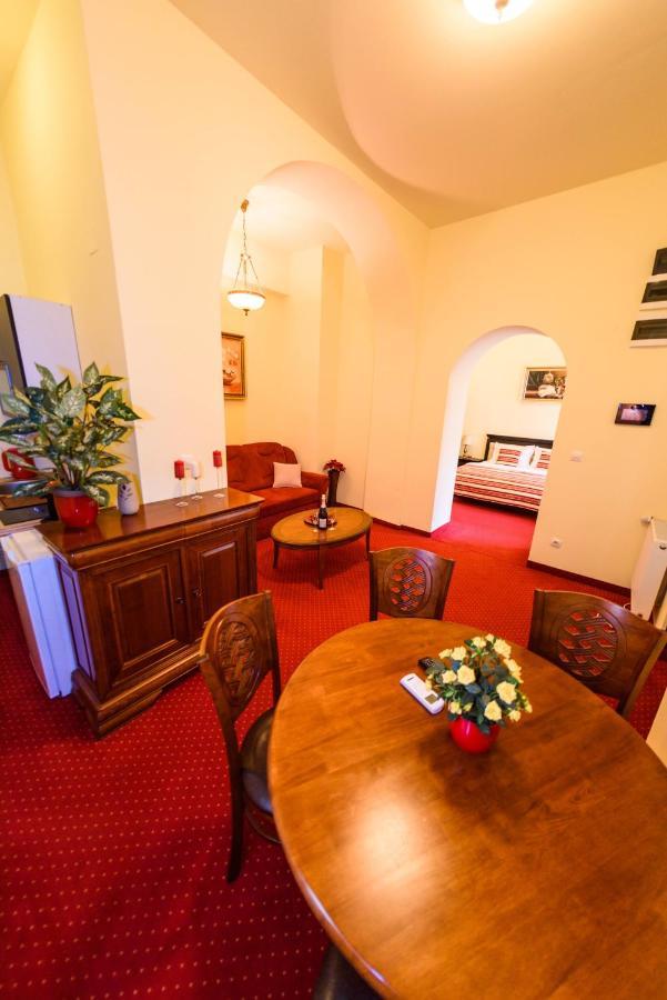 Apartament Baroc Timisoara Esterno foto